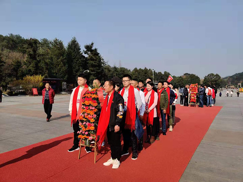 潤東方環(huán)保空調(diào)團隊出游jpg